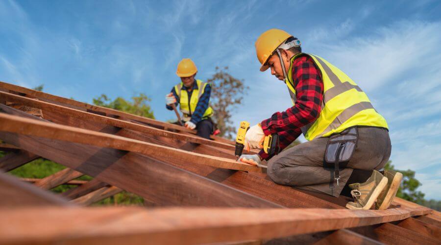Professional gutter cleaning in Lamont, IA